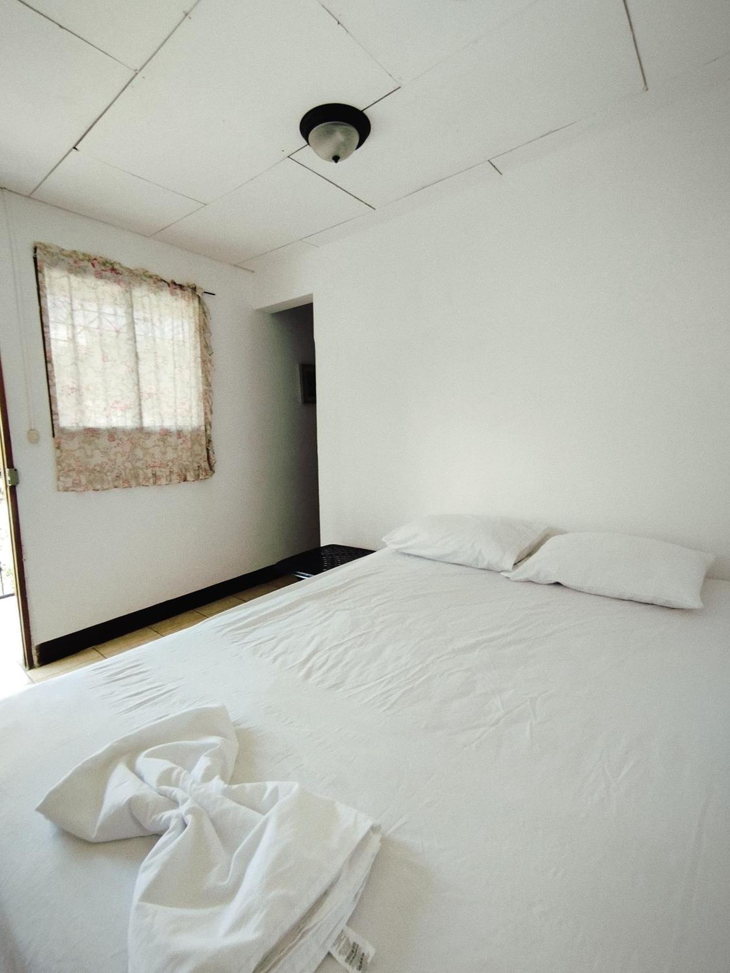 The Landing Hotel And Restaurant Moyogalpa Luaran gambar